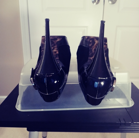 Guess Women's Black Heels - Picture 7 of 13